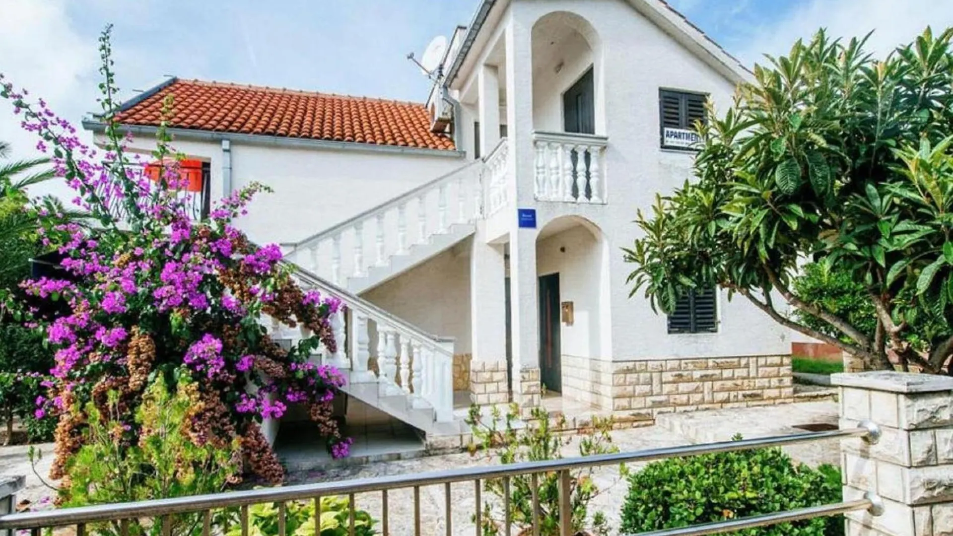 פטרצ'אנה Comfortable Apartment With Balcony In A Quiet Area
